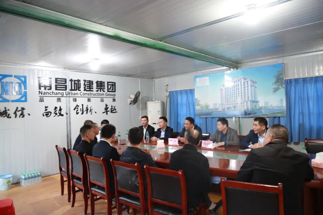 南昌城投集團人武部開展傳承軍人精神，做集團建設(shè)發(fā)展的“排頭兵”座談會